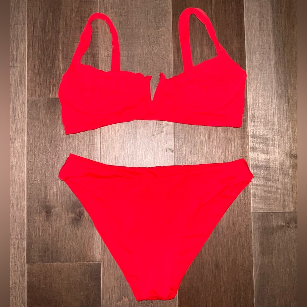 Bikini with underwire top